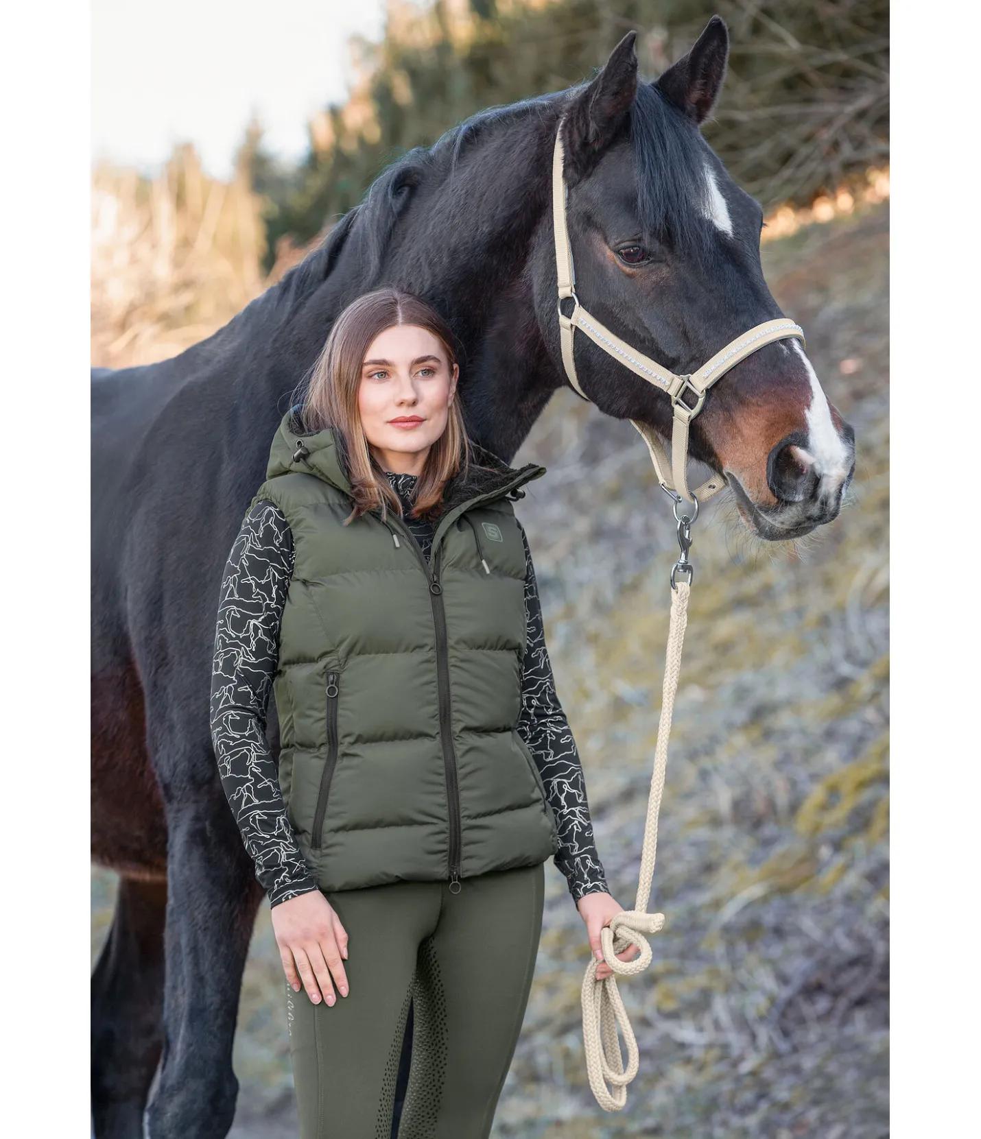 STEEDS Gilet d'équitation matelassé à capuche Mira III forêt Online