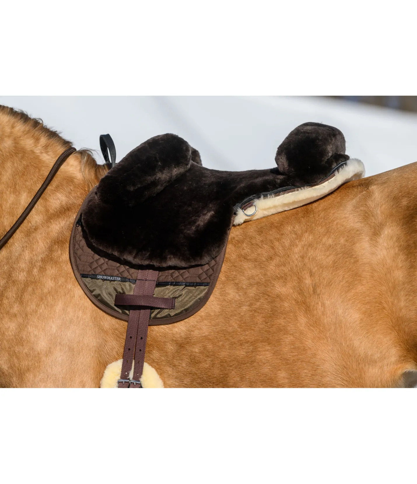 SHOWMASTER Selle de loisir en véritable fourrure d'agneau brun