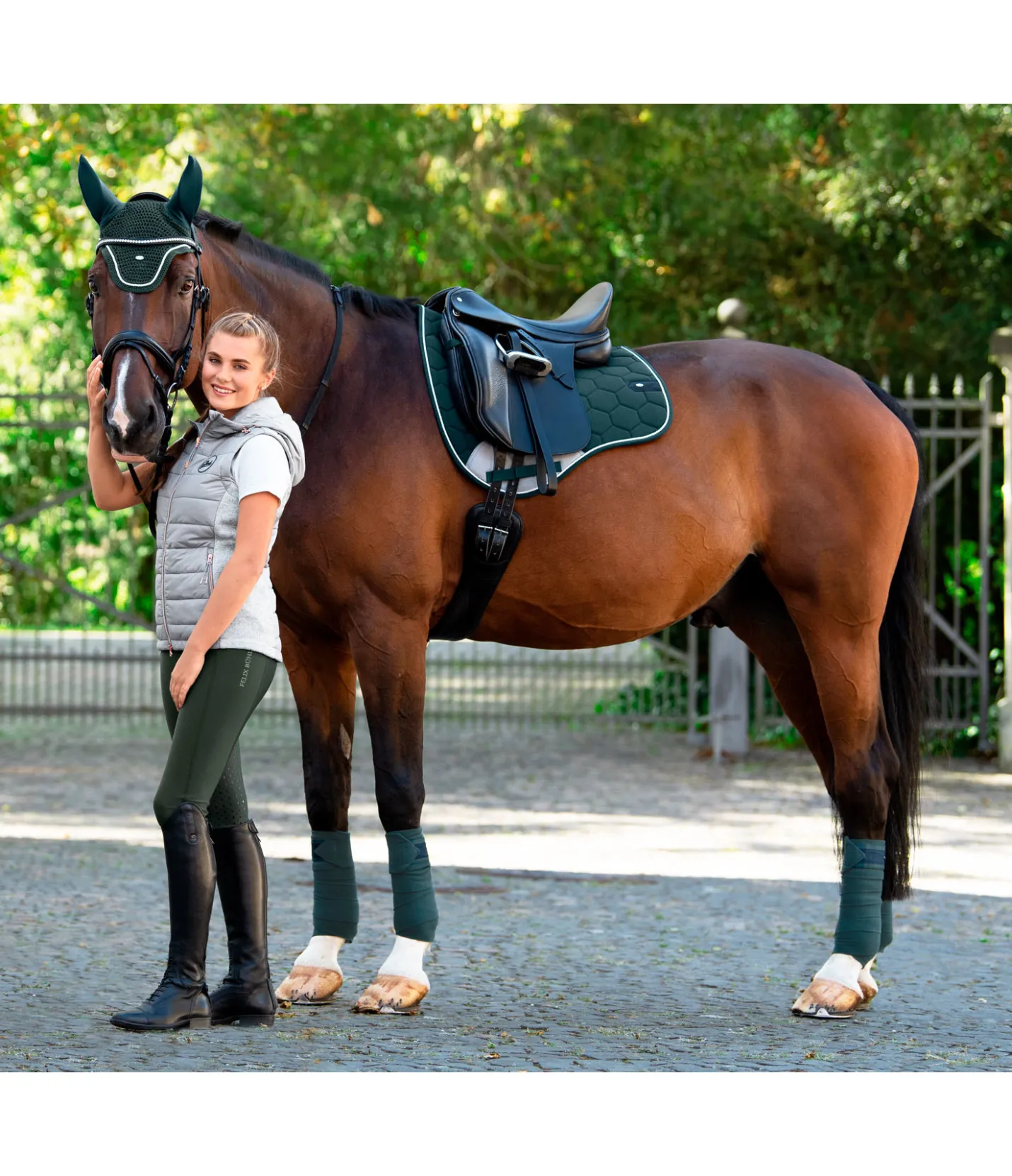 SHOWMASTER Tapis de selle Basic Pro vert d´eau Sale