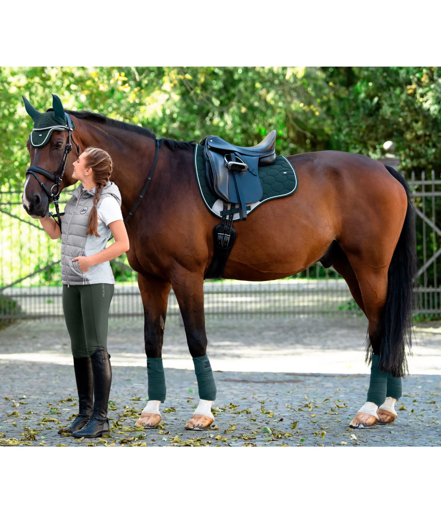SHOWMASTER Tapis de selle Basic Pro vert d´eau Sale