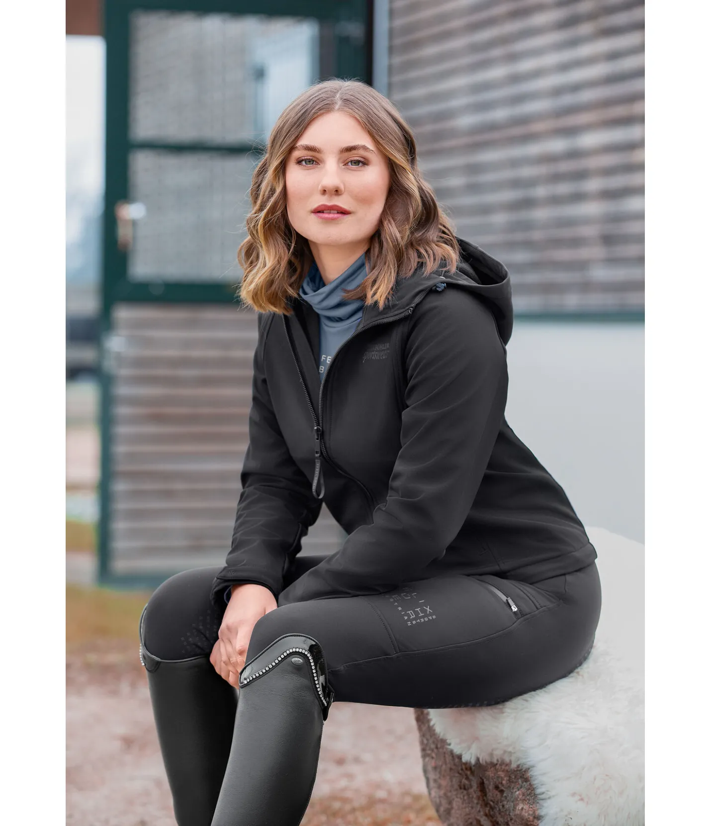 Felix Bühler Veste softshell cropped à capuche Hanne noir Hot